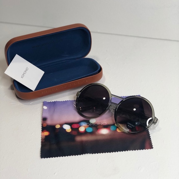 KOMONO Coco Black Smoke Sunglasses (NEW) - Picture 5 of 11